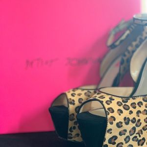👠Betsey Johnson Heels